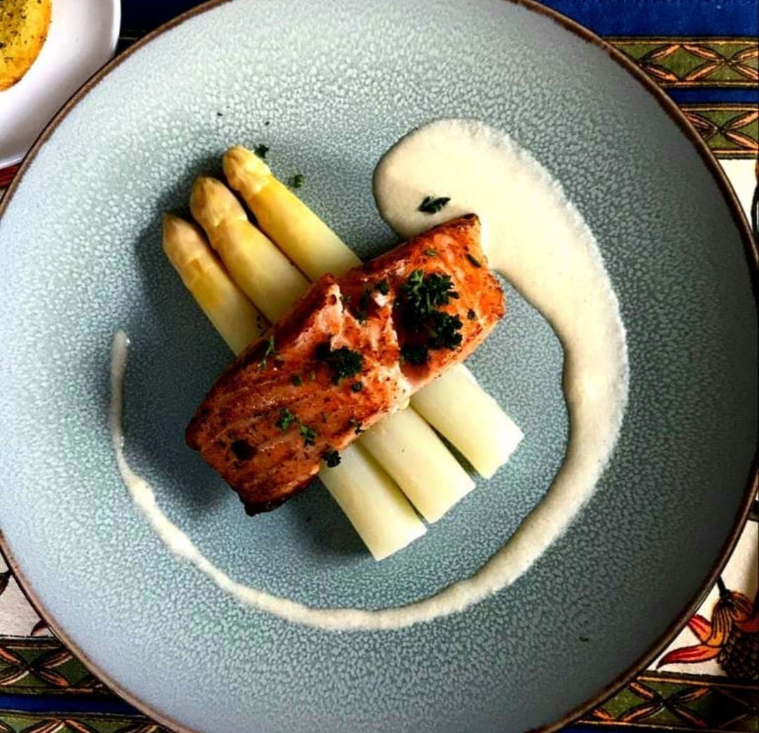 Zalm en asperge door Chef Ewout Haex